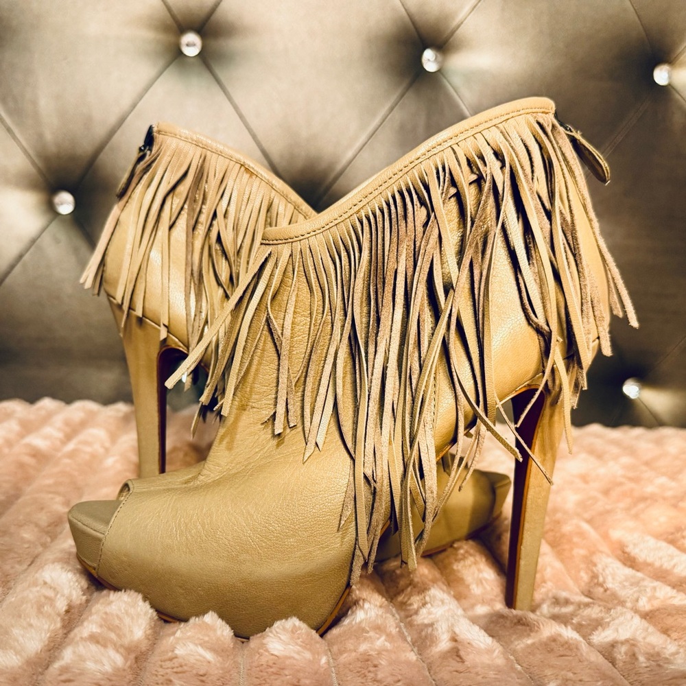 Boutique 9 Leather Fringe Peep-Toe Booties 🤎 Size